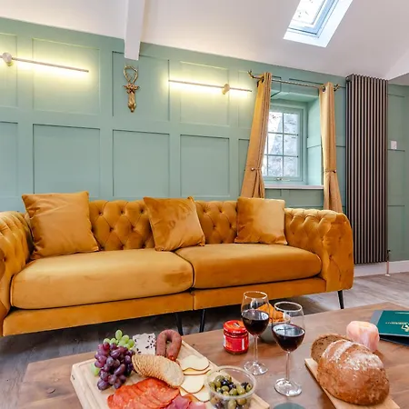 Higgledy Hideout * Торнтон-Дейл